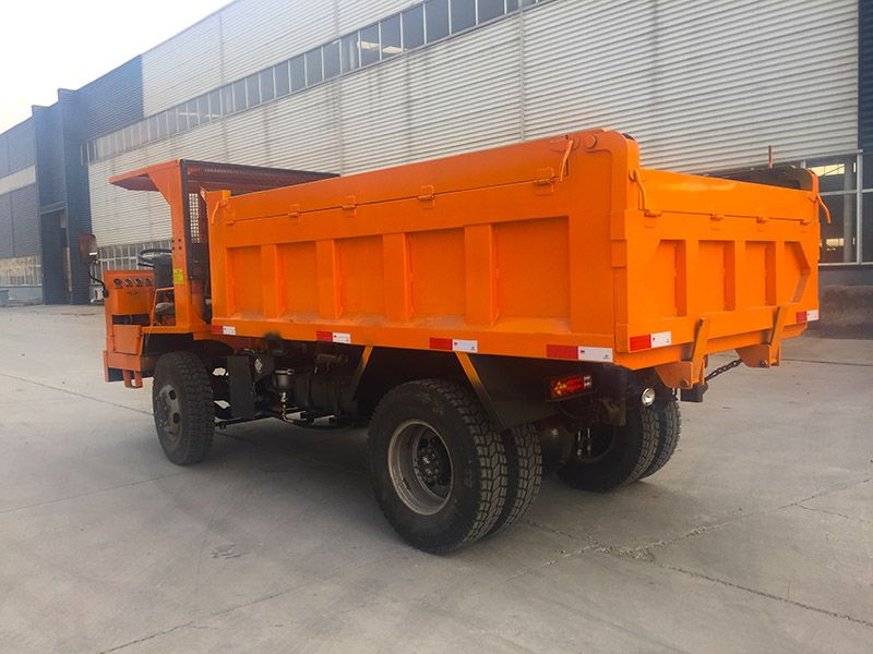 12噸礦用運(yùn)輸車