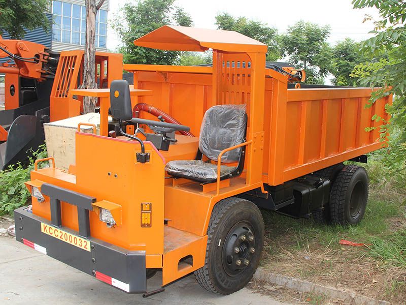 UQ-8T礦用運(yùn)輸車(chē)